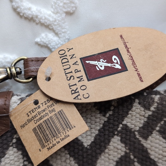 TIKKA Art Studio Company Hand Blocked Cotton/Leather Dhurrie Crossbody Bag NWT - Picture 3 of 16